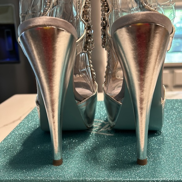 Blue by Betsey Johnson Silver Ankle Strap - Picture 4 of 8